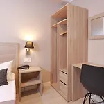 De