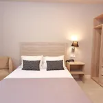 Hotell De 2*